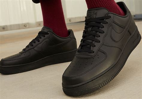 air force 1 black colors.